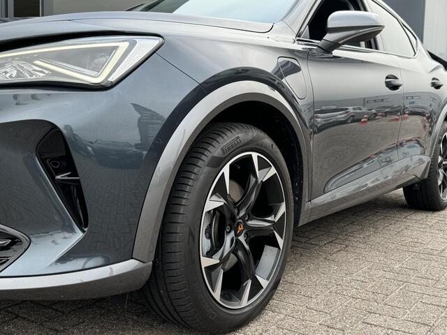 Cupra Formentor 1.4 e-Hybrid Adrenaline Geheel rijklaar incl. 12m garantie ! | Trekhaak | 18" LMV | PDC en Camera | 204 pk! | Climate control | Keyless | Full LED | Navi | Dikke Hybrid!
