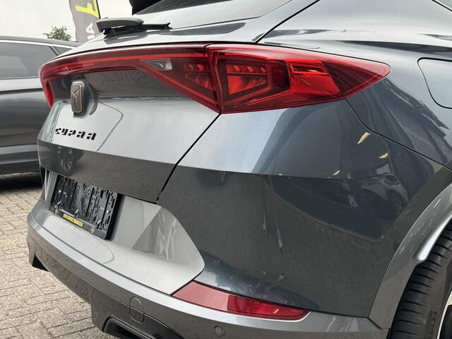 Cupra Formentor 1.4 e-Hybrid Adrenaline Geheel rijklaar incl. 12m garantie ! | Trekhaak | 18" LMV | PDC en Camera | 204 pk! | Climate control | Keyless | Full LED | Navi | Dikke Hybrid!