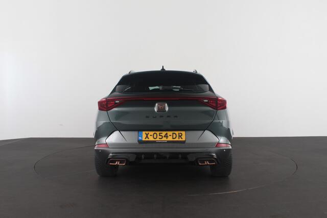 Cupra Formentor 1.4 e-Hybrid VZ Copper Edition > 245pk/Leer/360° camera/Trekhaak/Camouflage Green