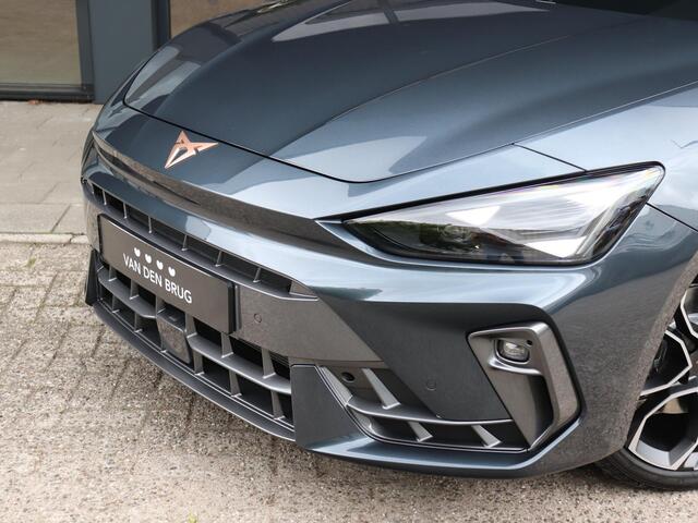 Cupra Leon 1.5 TSI e-Hybrid 204PK | Panoramadak | Achteruitrijcamera | Stoel -& Stuurverwarming | Adaptieve Cruise Control | Apple Carplay / Android Auto |