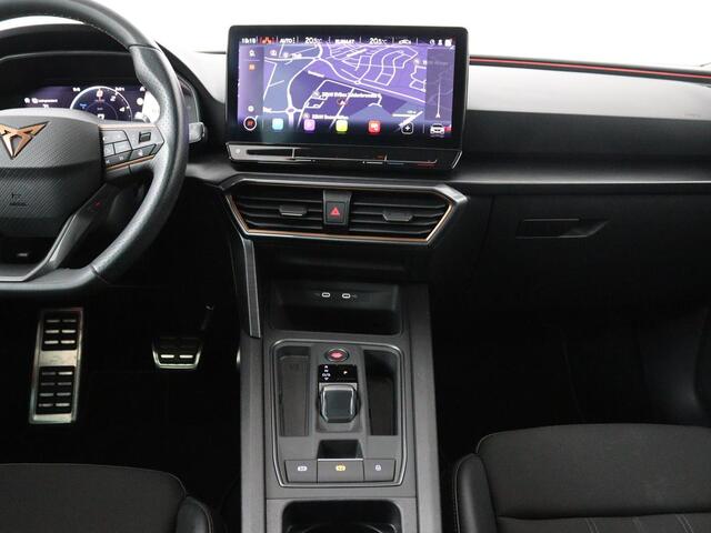 Cupra Leon 1.4 e-Hybrid | Carplay | Camera | Stoel & Stuurverwarming | Adaptive Cruise | Full LED | Navigatie | DAB+ | LMV 18 inch
