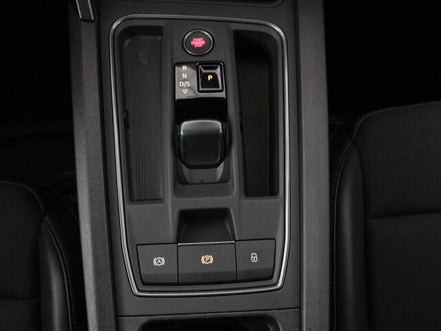 Cupra Leon 1.4 e-Hybrid | Carplay | Camera | Stoel & Stuurverwarming | Adaptive Cruise | Full LED | Navigatie | DAB+ | LMV 18 inch