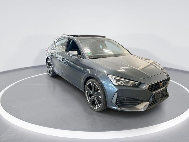 Cupra Leon 1.4 245pk DSG e-Hybrid VZ Performance · Panoramadak · Camera · Keyless · Apple/Android Car Play · Navi · Stoel&Stuur Verwarming · 19'' Inch ·