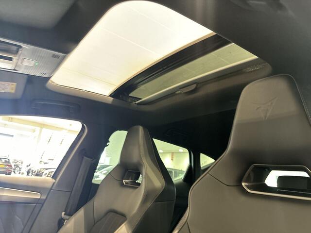Cupra Leon 1.4 245pk DSG e-Hybrid VZ Performance · Panoramadak · Camera · Keyless · Apple/Android Car Play · Navi · Stoel&Stuur Verwarming · 19'' Inch ·