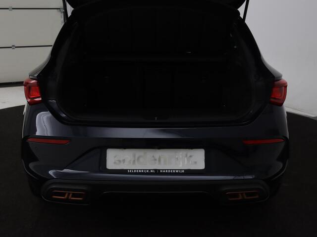 Cupra Leon 1.4 e-Hybrid | Camera | Adaptive cruise | Stuurverwarming | Navigatie | Sportstoelen | Sfeerverlichting | Keyless | Full LED | PHEV
