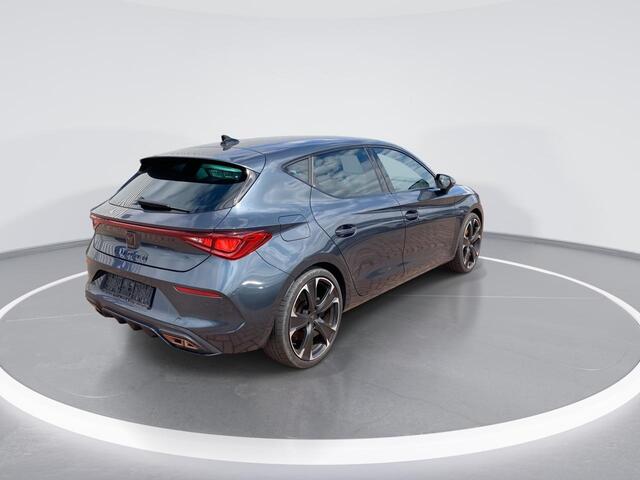 Cupra Leon 1.4e-Hybrid 180kW/245PK VZ DSG · Navigatie · Leder/stof · Parkeersensoren