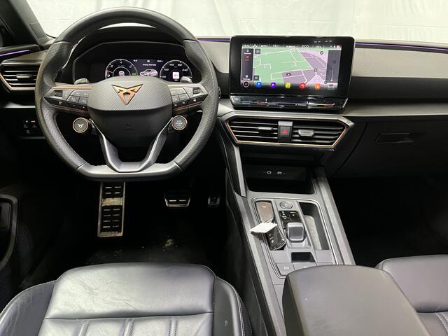 Cupra Leon 1.4 e-Hybrid VZ Black Edition / AUTOMAAT/ 245 PK/ 19" LMV/ SUPER SPORTSTUUR/ LEDER/ ELEKTR. STOEL/ PARK. SENSOREN + CAMERA/ STOEL-STUUR VERWARM./ FULL LINK/ RIJ-MODI/ NAVI/ KEYLESS