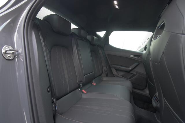 Cupra Leon 1.4 e-Hybrid VZ Copper Edition | PHEV | 245 PK | Pano | Nardo | Virtual | Sfeer | 19 Inch | Led | Keyless | 1 Eigenaar | Dealer Onderhouden | Garantie