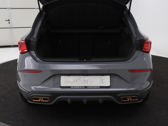 Cupra Leon 1.4 e-Hybrid VZ | 245pk | Stoel & stuurverwarming | Camera | Carplay | Adaptive cruise | Navigatie | Keyless | Full LED | PHEV