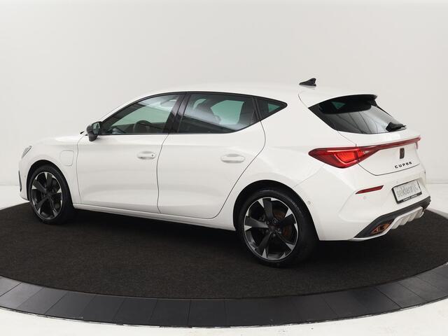 Cupra Leon 1.4 e-Hybrid | Stoel & stuurverwarming | Camera | Carplay | Sfeerverlichting | Navigatie | Keyless | Full LED | Sportstoelen | PHEV
