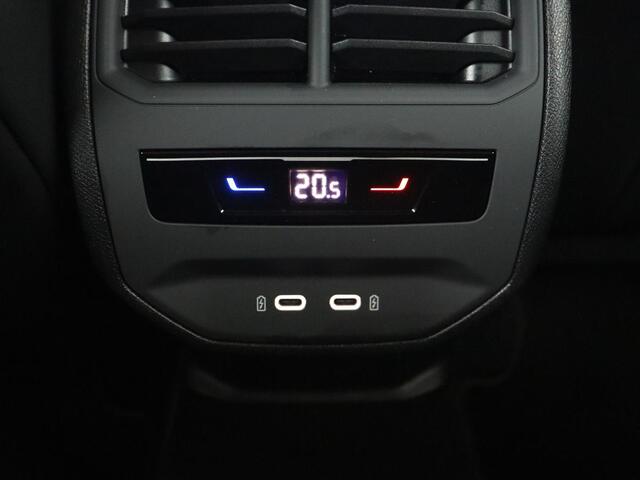 Cupra Leon 1.4 e-Hybrid | Stoel & stuurverwarming | Camera | Carplay | Sfeerverlichting | Navigatie | Keyless | Full LED | Sportstoelen | PHEV