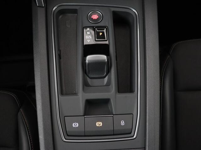 Cupra Leon 1.4 e-Hybrid | Stoel & stuurverwarming | Camera | Carplay | Sfeerverlichting | Navigatie | Keyless | Full LED | Sportstoelen | PHEV