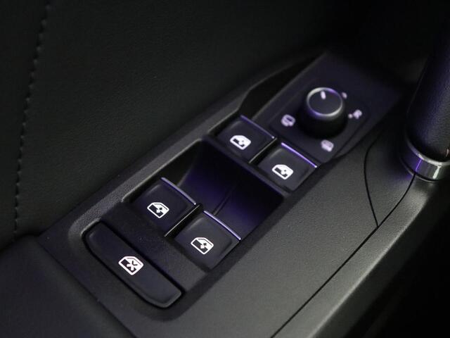Cupra Leon 1.4 e-Hybrid | Stoel & stuurverwarming | Camera | Carplay | Sfeerverlichting | Navigatie | Keyless | Full LED | Sportstoelen | PHEV
