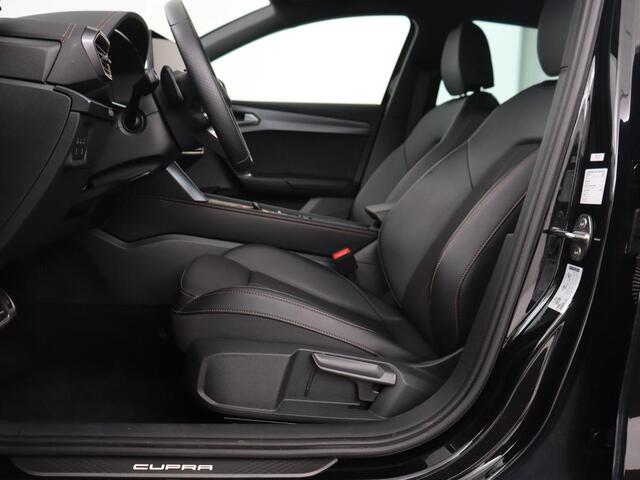 Cupra Leon 1.5 TSI e-Hybrid | Stoel & stuurverwarming | Camera | Adaptive cruise | Carplay | Sportstoelen | Park Assist | Sfeerverlichting | Keyless | PHEV