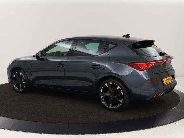 Cupra Leon 1.4 e-Hybrid | Stoel & stuurverwarming | Adaptive cruise | Navigatie | Sfeerverlichting | Keyless | Parkeerhulp | Sportstoelen | Full LED | PHEV | Plug In