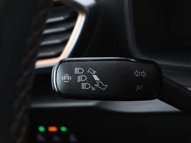 Cupra Leon 1.4 e-Hybrid | Stoel & stuurverwarming | Adaptive cruise | Navigatie | Sfeerverlichting | Keyless | Parkeerhulp | Sportstoelen | Full LED | PHEV | Plug In