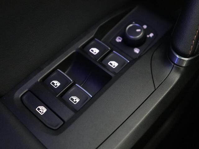 Cupra Leon 1.4 e-Hybrid VZ | 245pk | Stoel & stuurverwarming | Carplay | Camera | Adaptive cruise | Keyless | Park Assist | Sfeerverlichting | Full LED | Navigatie | Sportstoelen | PHEV | Plug In