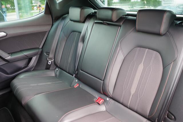 Cupra Leon 1.4 e-Hybrid VZ 245 PK Adrenaline, Winterpakket, Keyless, Kuipstoelen, Camera