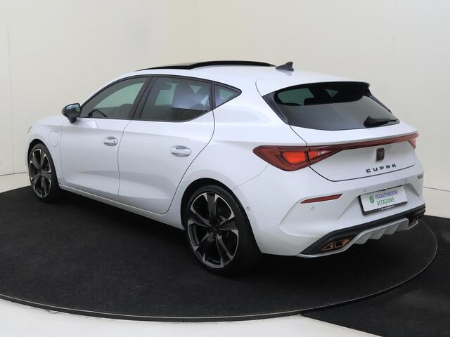 Cupra Leon 1.4 e-Hybrid VZ Performance | Panoramadak | Parkeerasisstent | Adaptieve demping | Keyless | Stoel- en stuurwielverwarming | Navigatie | Adaptieve cruise control |