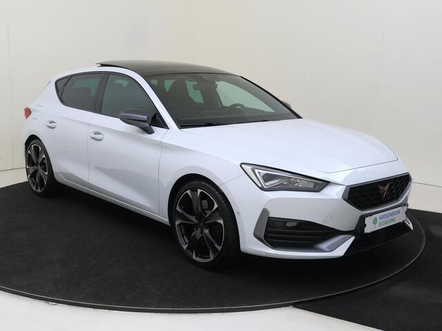 Cupra Leon 1.4 e-Hybrid VZ Performance | Panoramadak | Parkeerasisstent | Adaptieve demping | Keyless | Stoel- en stuurwielverwarming | Navigatie | Adaptieve cruise control |