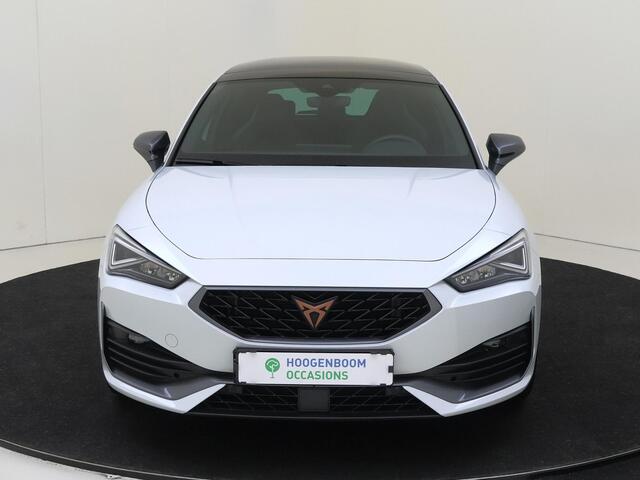 Cupra Leon 1.4 e-Hybrid VZ Performance | Panoramadak | Parkeerasisstent | Adaptieve demping | Keyless | Stoel- en stuurwielverwarming | Navigatie | Adaptieve cruise control |