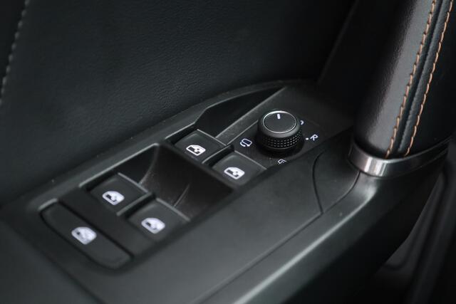 Cupra Leon 1.4 e-Hybrid VZ 245pk | Pano | Camera | Adapt. Cruise | Keyless | Stoel- Stuurverw.