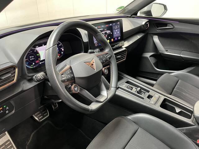 Cupra Leon 1.4 e-Hybrid VZ Performance / AUTOMAAT/ PANO/ 245PK/ 19" LMV/ NAVI/ DIGITAL DASH/ STOEL-STUUR VERWARM./ PARK. SENSOREN + CAMERA/ KEYLESS