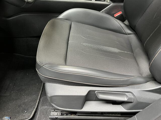 Cupra Leon 1.4 e-Hybrid VZ Performance / AUTOMAAT/ PANO/ 245PK/ 19" LMV/ NAVI/ DIGITAL DASH/ STOEL-STUUR VERWARM./ PARK. SENSOREN + CAMERA/ KEYLESS