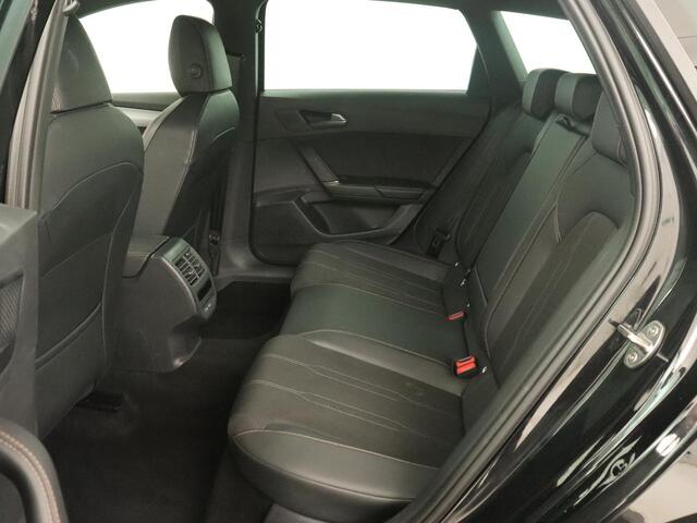 Cupra Leon 1.5 TSI e-Hybrid | Stoel & stuurverwarming | Camera | Adaptive cruise | Carplay | Navigatie | Matrix LED | Sfeerverlichting | PHEV | Plug In