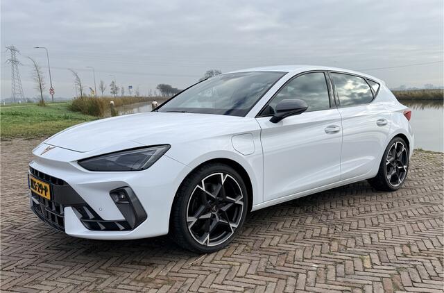 Cupra Leon 1.5 TSI e-Hybrid VZ 272 PK Extreme 200kW Full Hybrid Long Range 19 inch LM