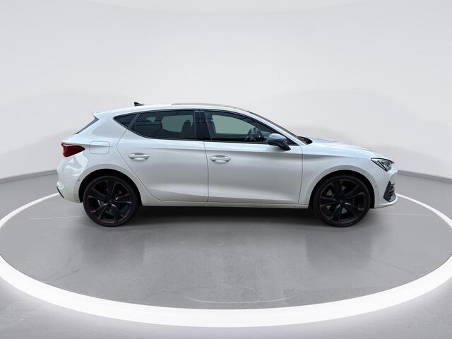 Cupra Leon 1.4 TSI 245pk DSG e-Hybrid VZ Performance · Panoramadak · Camera · Keyless · Stuur- & Stoelverwarming · ACC · Verkeersbord Detectie ·