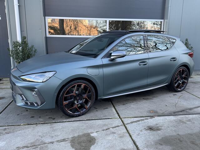 Cupra Leon 1.5 TSI e-Hybrid 272pk DSG VZ Extreme Panoramadak Schaalstoelen Sennheiser matte lak!