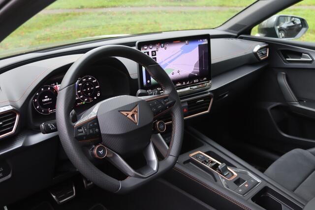 Cupra Leon 1.5 TSI e-Hybrid 272pk VZ Performance Pano/Matrix LED/Keyless/Camera/Elek. stoel+mem/DCC/ACC/19"