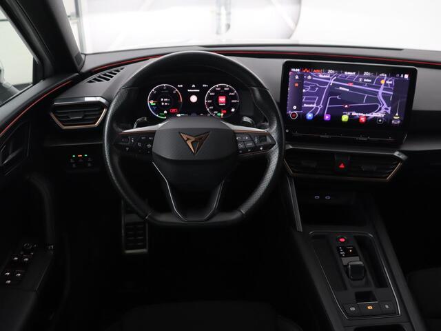 Cupra Leon 1.4 eHybrid | Stoelverwarming | Carplay | Camera | Navigatie | Sfeerverlichting | Stuurverwarming | Keyless | Adaptive cruise | Sportstoelen | Climate control | Park Assist | PHEV | Plug In