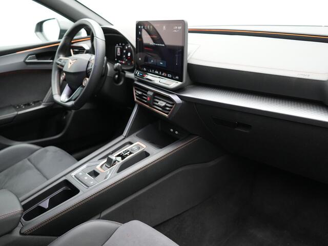 Cupra Leon 1.5 TSI e-Hybrid Business Plug In Hybrid 204pk PHEV | Alcantara Kuipstoelen Memory | Adaptive Cruise | Matrix LED | Virtual | Camera | Sfeerverlichting | Apple Carplay | 18"L.M |