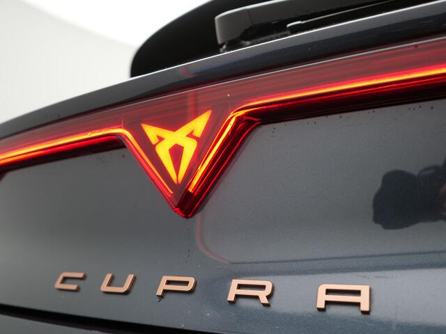 Cupra Leon 1.5 TSI e-Hybrid Business Plug In Hybrid 204pk PHEV | Alcantara Kuipstoelen Memory | Adaptive Cruise | Matrix LED | Virtual | Camera | Sfeerverlichting | Apple Carplay | 18"L.M |