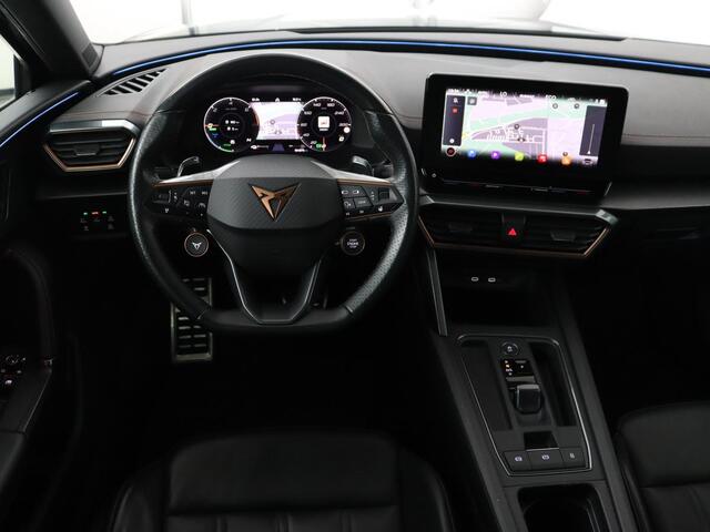 Cupra Leon 1.4 eHybrid VZ | 245pk | Panoramadak | Leder | Stoelverwarming | Adaptive cruise | Camera | Carplay | Navigatie | Sfeerverlichting | Memory | Sportstoelen | Full LED | PHEV | Plug In