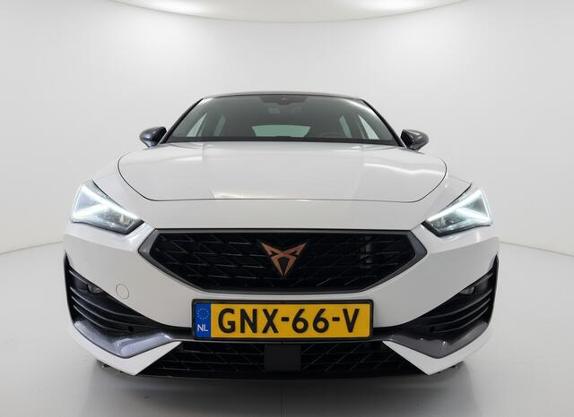 Cupra Leon e-HYBRID 204PK DSG BUSINESS SPORT CARPLAY/KEYLESS/STUURVERW.