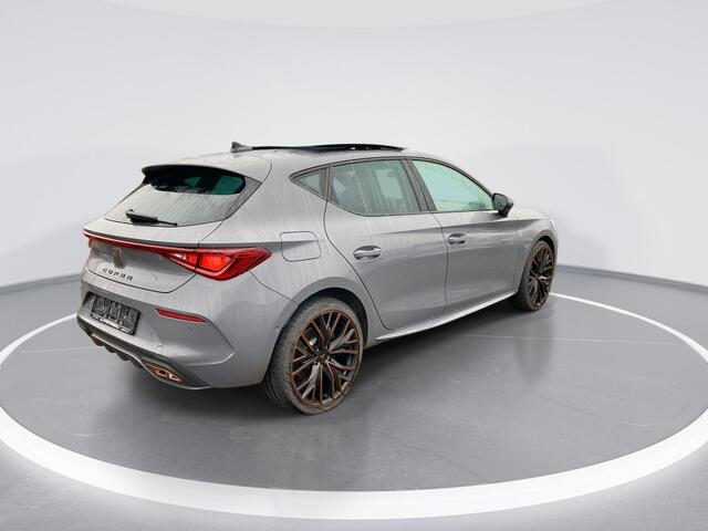 Cupra Leon 1.4TSIeHybrid 180kW/245PK PHEV VZ Performance DSG · Panoramadak · Apple/Android Car Play · Camera + Parkeersensoren