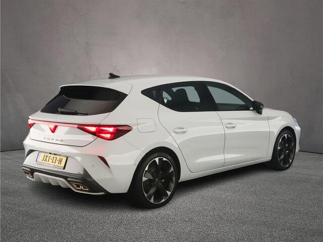 Cupra Leon Business 1.5 TSI eHybrid 204pk DSG Automaat Adaptive cruise control, Achteruitrijcamera, LED koplampen, Stuurwiel verwarmd, Navigatie, Parkeersensoren
