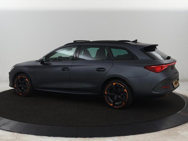 Cupra Leon 1.4 eHybrid VZ Copper Edition | 245pk | Panoramadak | Stoelverwarming | Camera | Adaptive cruise | Sportstoelen | Sfeerverlichting | Carplay | Navigatie | Keyless | Stuurverwarming | PHEV | Plug In