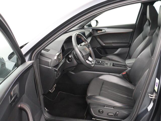 Cupra Leon 1.4 eHybrid VZ Copper Edition | 245pk | Panoramadak | Stoelverwarming | Camera | Adaptive cruise | Sportstoelen | Sfeerverlichting | Carplay | Navigatie | Keyless | Stuurverwarming | PHEV | Plug In