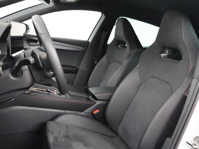 Cupra Leon 1.5 e-Hybrid Business | Stoelverwarming | Adaptive cruise | Camera | Carplay | Memory | Half leder | Navigatie | Keyless | Sportstoelen | Full LED | Sfeerverlichting | PHEV | Plug In