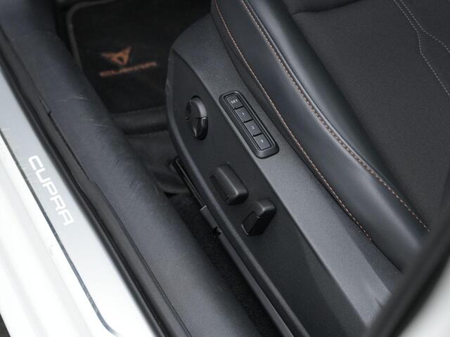 Cupra Leon 1.4 e-Hybrid 204 pk | Kuipstoelen | Adaptief sportonderstel | Geheugenstoel | Stuur-/stoelverwarming