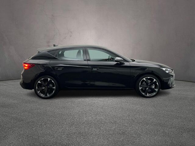 Cupra Leon Business 1.5 TSI eHybrid 204pk DSG Automaat Adaptive cruise control, Achteruitrijcamera, LED koplampen, Navigatie, Stuurwiel verwarmd, Stoelverwarming