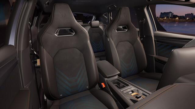 Cupra Leon 1.5 TSI e-Hybrid 272 6DSG VZ Performance | Achteruitrijcamera | Digitaal instrumentenpaneel (Virtual Cockpit) | Draadloze Apple CarPlay(TM), Android Auto(TM)