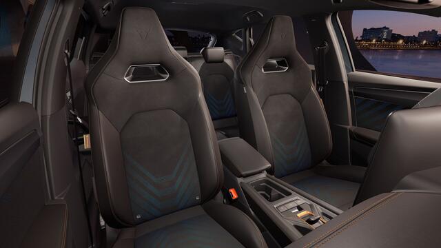 Cupra Leon 1.5 TSI e-Hybrid 204 6DSG Business | Achteruitrijcamera | Digitaal instrumentenpaneel (Virtual Cockpit) | Draadloze Apple CarPlay(TM), Android Auto(TM)