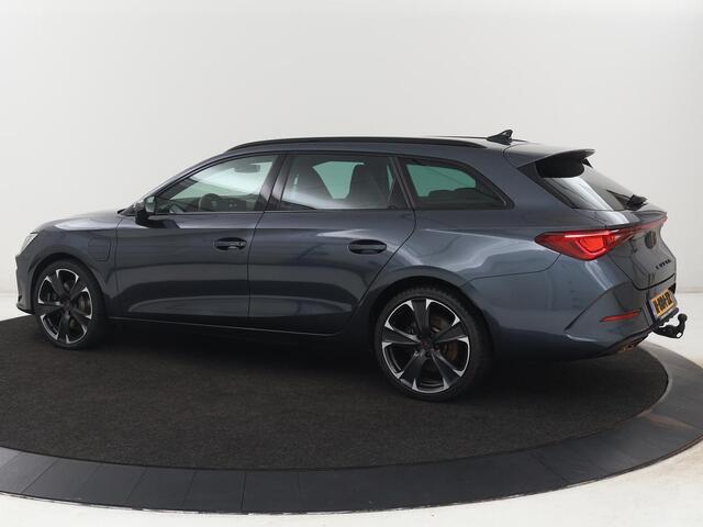Cupra Leon 1.4 e-Hybrid VZ Business | 245pk | SOH 92% | Trekhaak | Carplay | Adaptive cruise | Sportstoelen | Navigatie | Stuurverwarming | Parkeerhulp | Full LED | Sfeerverlichting | Keyless | PHEV | Plug In