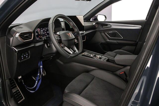 Cupra Leon Business 1.5 TSI eHybrid 204pk DSG Automaat Panoramadak, Sennheiser audio, Adaptive cruise control, Achteruitrijcamera, LED koplampen, Parkeersensoren