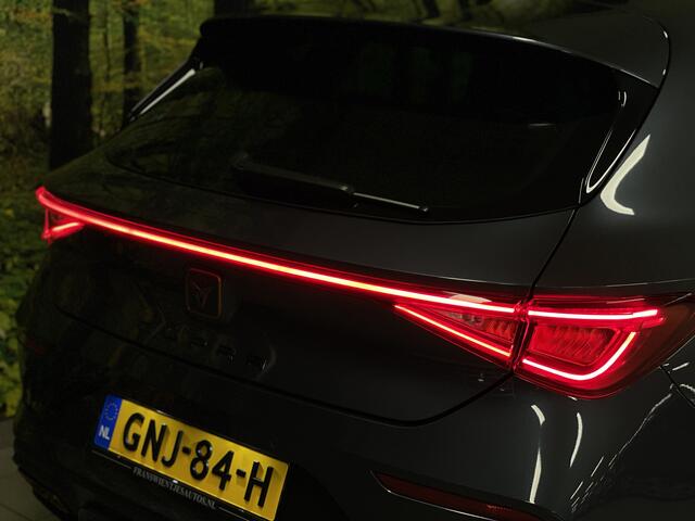 Cupra Leon 1.4 e-Hybrid VZ Adrenaline | Apple Carplay | Android Auto | Stoelverwarming | Stuurwielverwarming | DAB | Camera | Lane Assist | Adaptieve Cruise Control | LED | Sfeerverlichting |